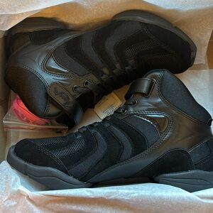 Capezio Jazz Sneakers - size 9 M - black